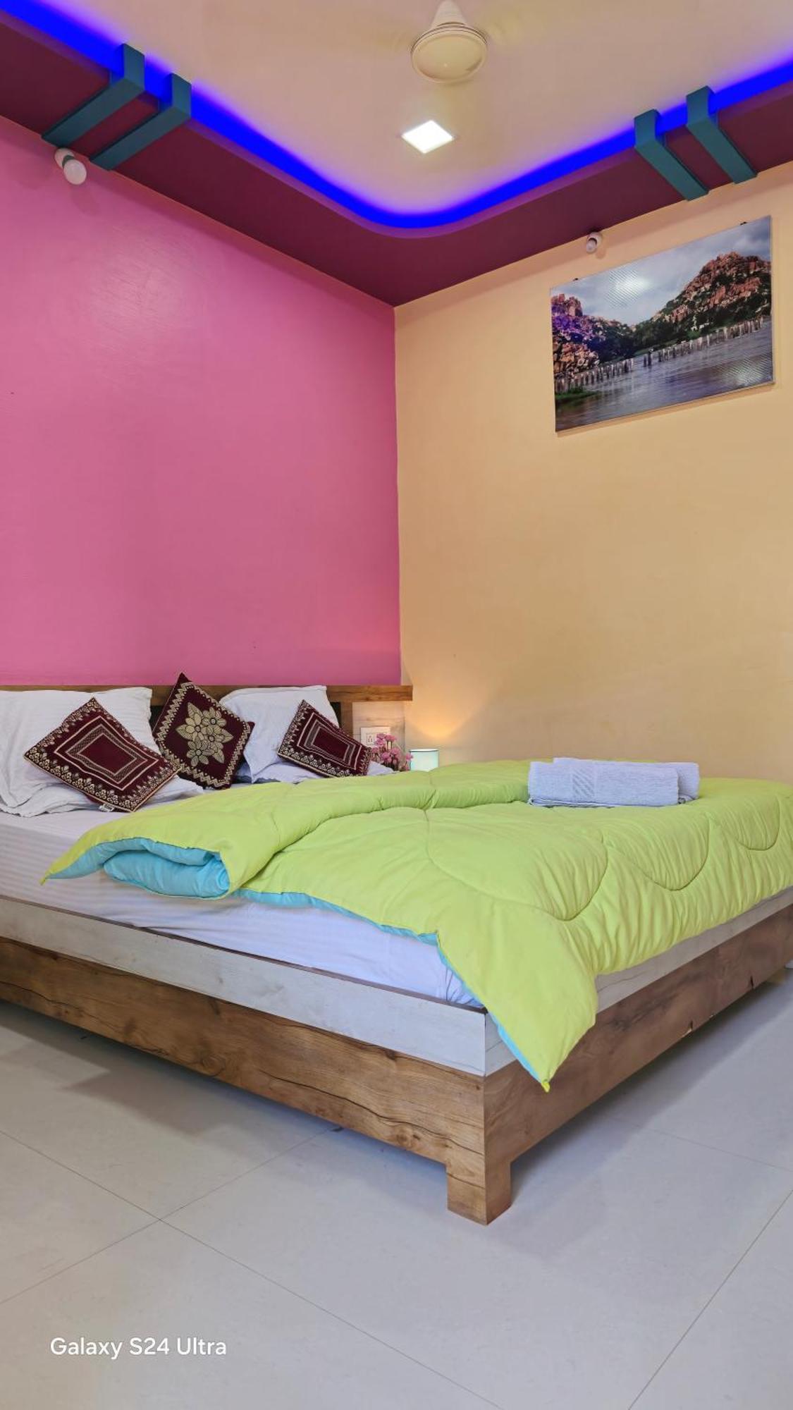 Abhi Homestay Hampi Exteriör bild